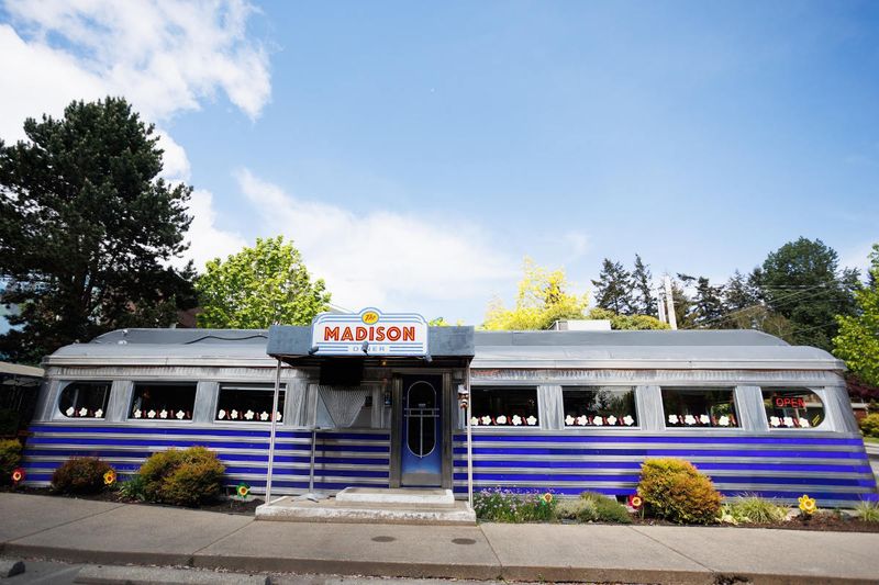 Madison Diner: Railway Car Breakfast on Bainbridge Island