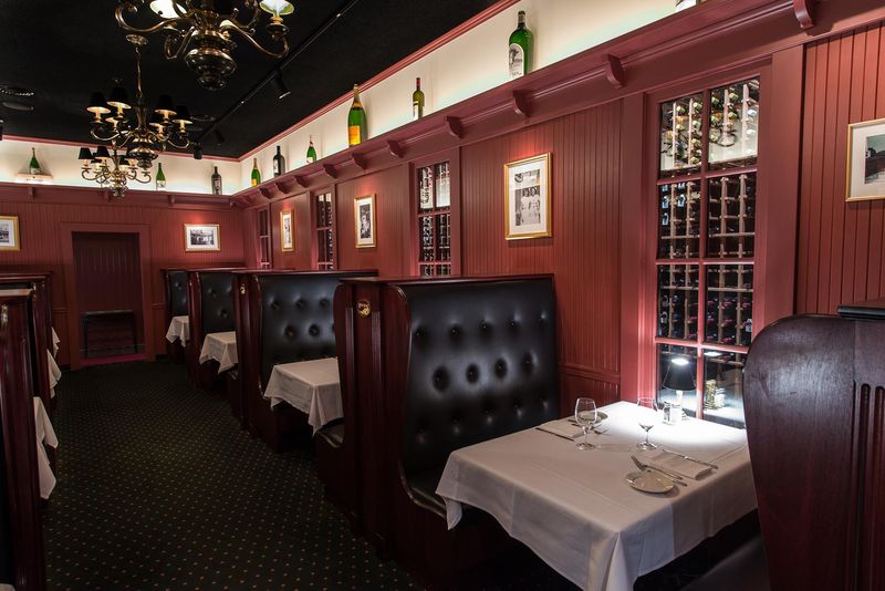 Lewnes’ Steakhouse