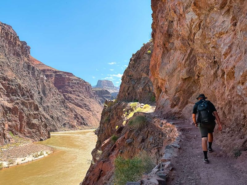 Bright Angel Trail – The Grand Canyon's Deceptive Descent
