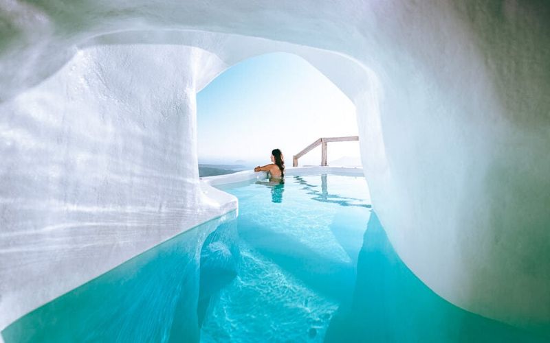Cave Suites With Private Infinity Pools