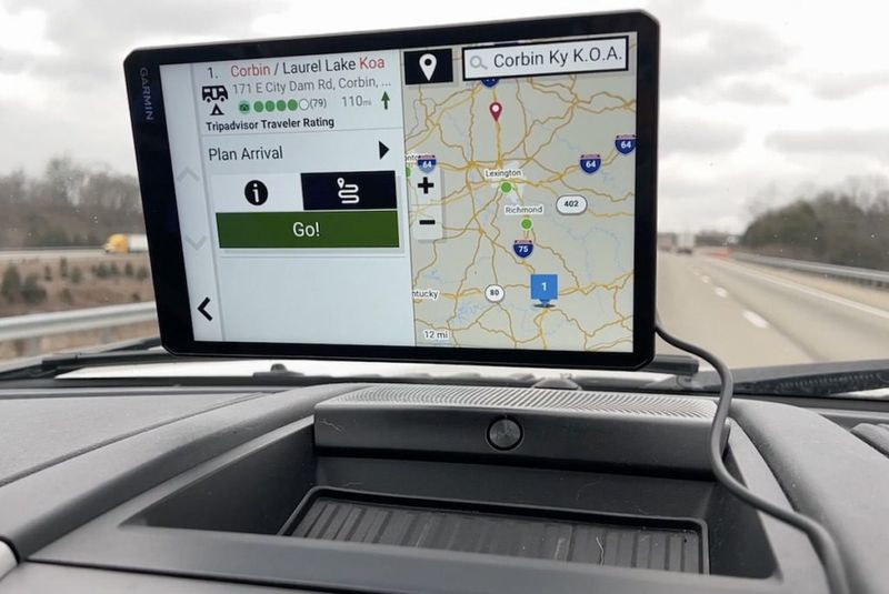 Mounting GPS Devices on Windshields