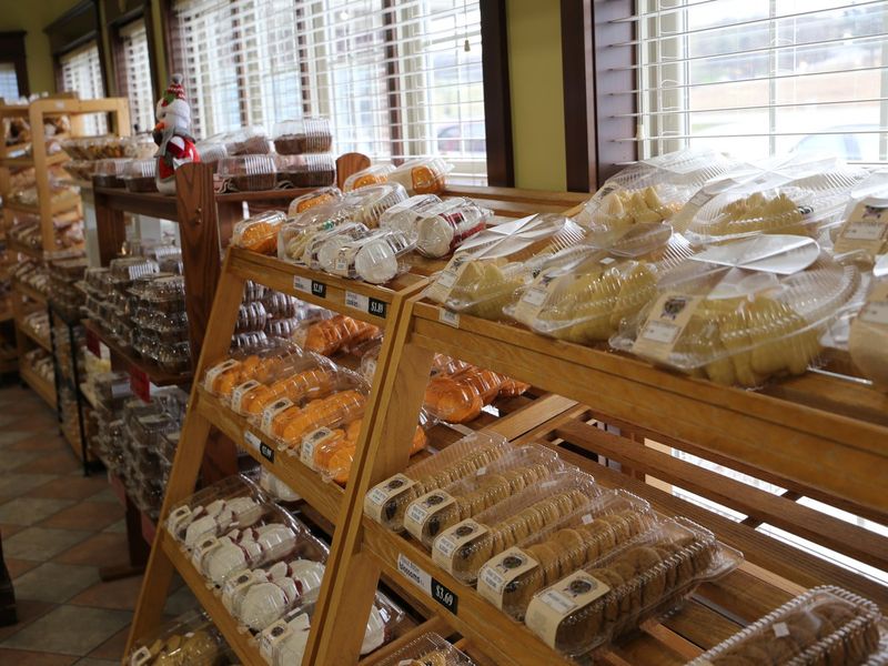 Walnut Creek Cheese bakery section — Walnut Creek