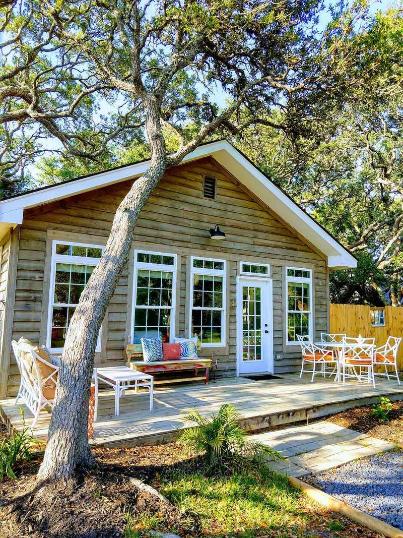 Quaint Cottage-style Living