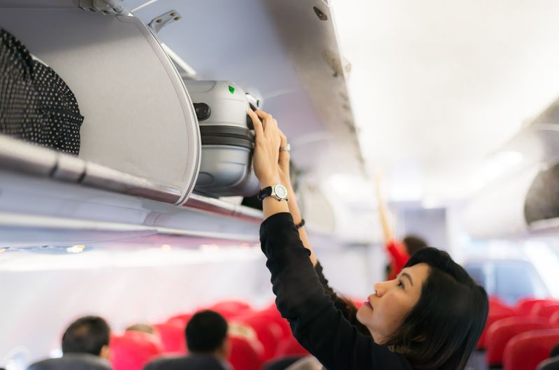 How Passengers Handle Luggage