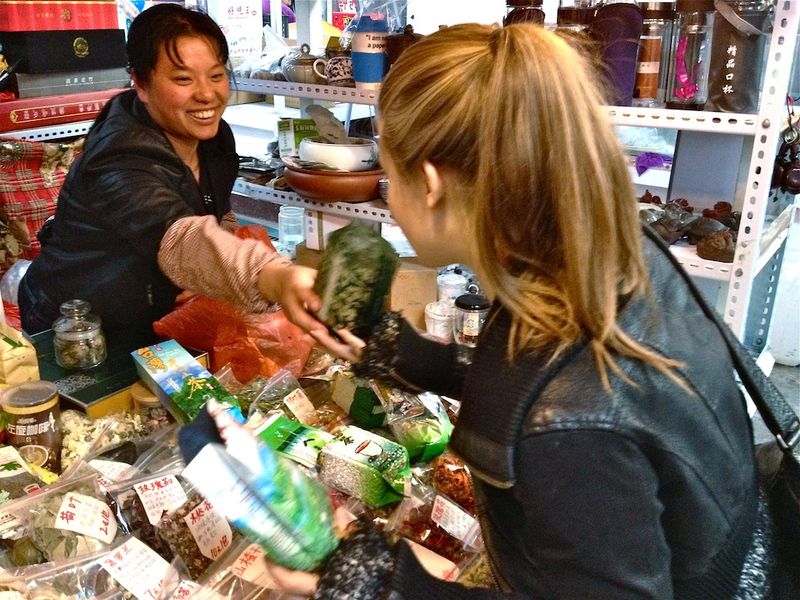 Bargaining in Markets