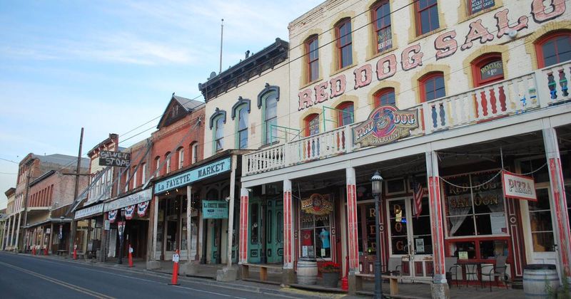 C Street’s Secret Murals