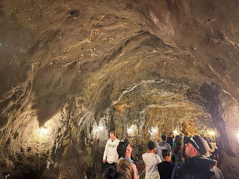 The Charming Town of Luray: Where Above-Ground Beauty Meets Underground Wonder
