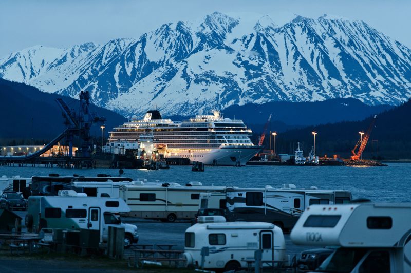 Alaska: Wilderness Paradise, Urban Peril