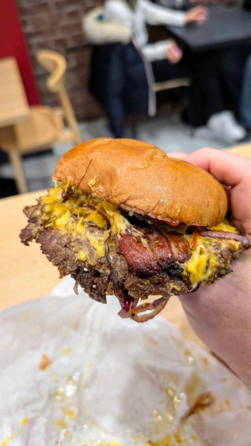 Smashburger Classic Smash Disappointment