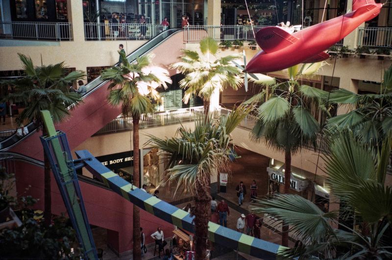 Sherman Oaks Galleria (Los Angeles, CA)
