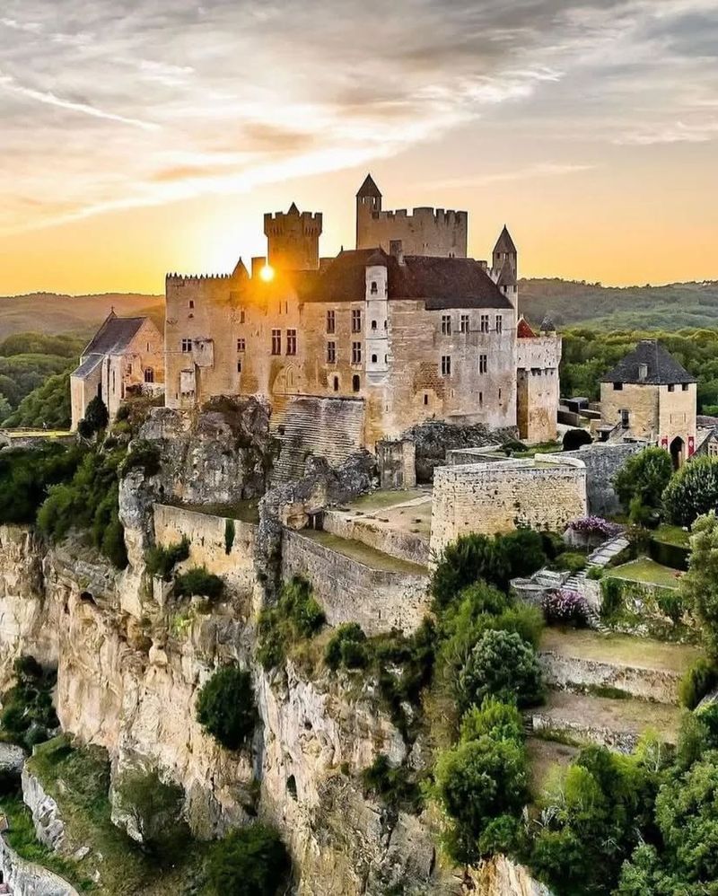 Château de Beynac: France's Limestone Sentinel