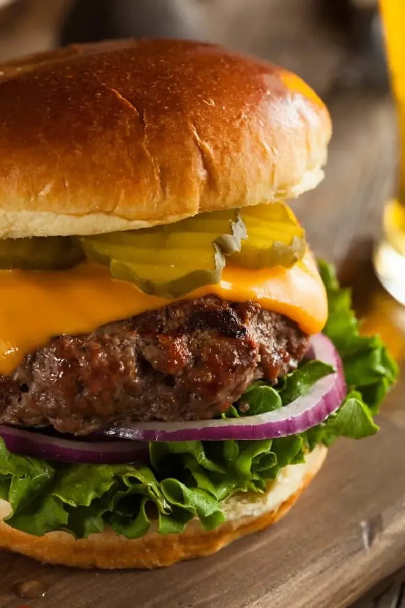 Wyoming – Classic Cheeseburger