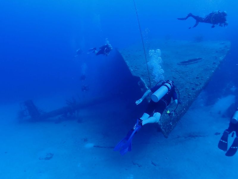 Hilma Hooker, Bonaire