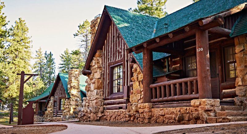 Bryce Canyon Lodge – Bryce Canyon National Park, Utah