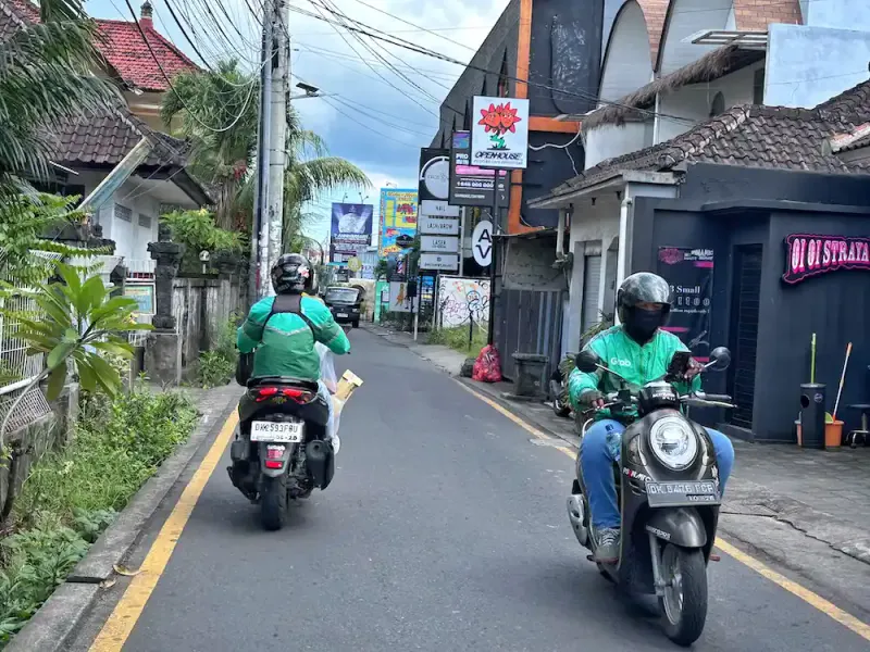 It's Easy to Get Around