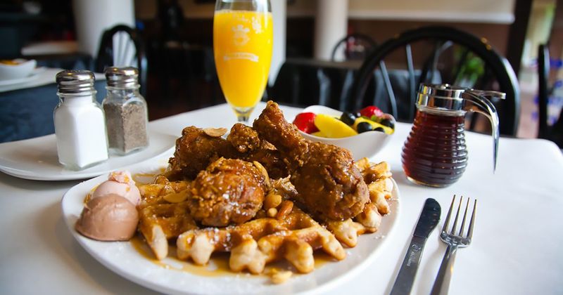 Dame’s Chicken & Waffles