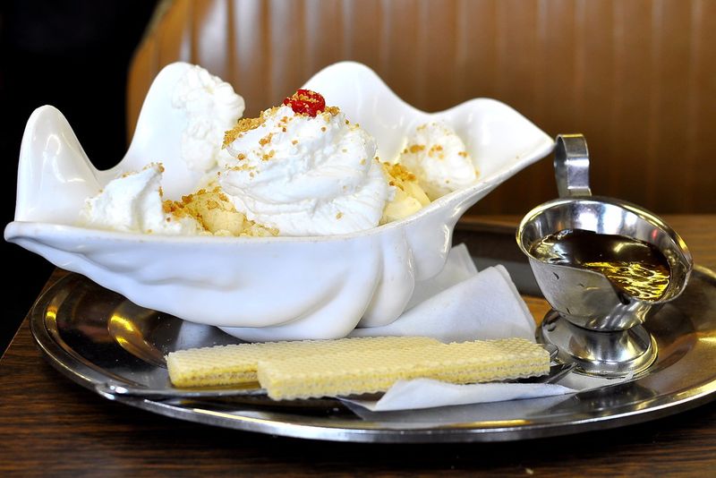 Margie's Candies — Bucktown & Ravenswood