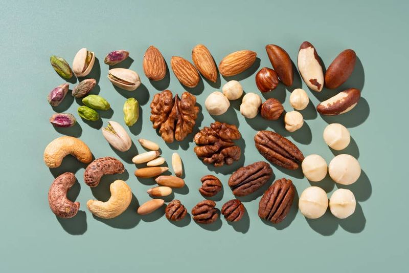 Unsalted mixed nuts (about ¼ cup)