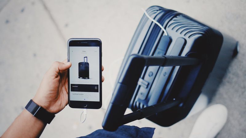GPS Tracking Smart Luggage