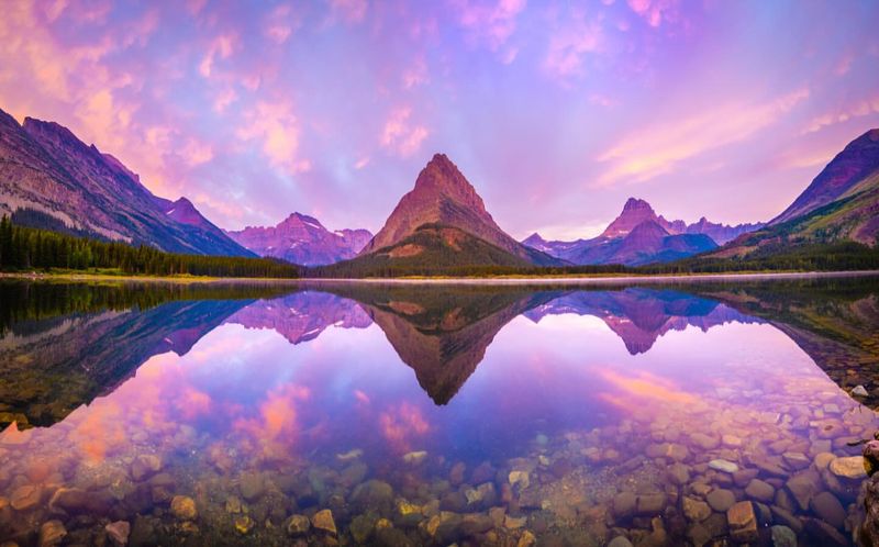 Breathtaking Glacial Scenery