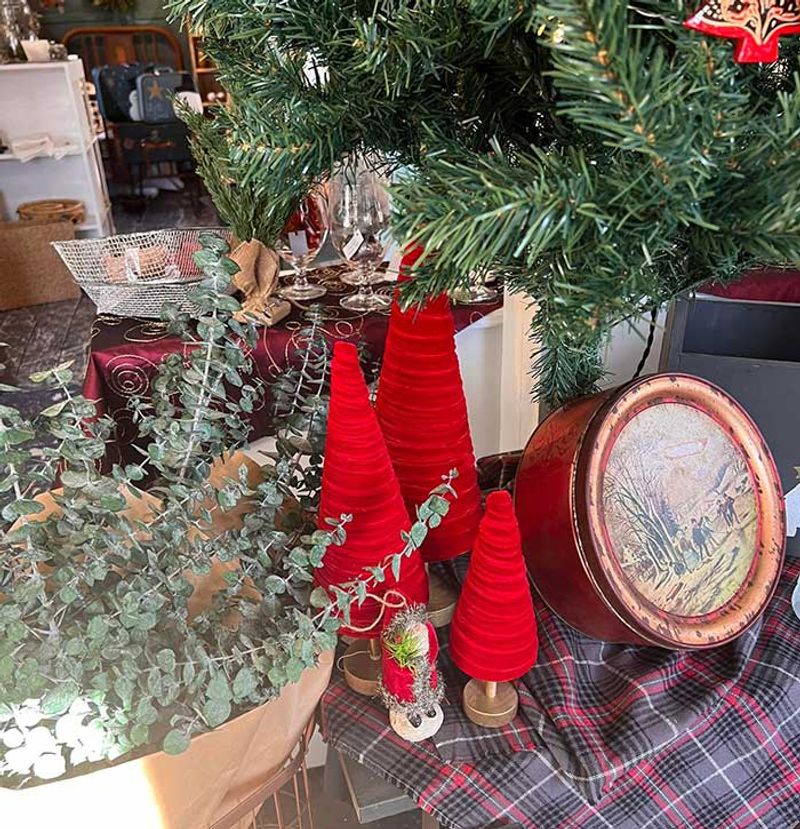 Local Artistry and Handmade Holiday Joy