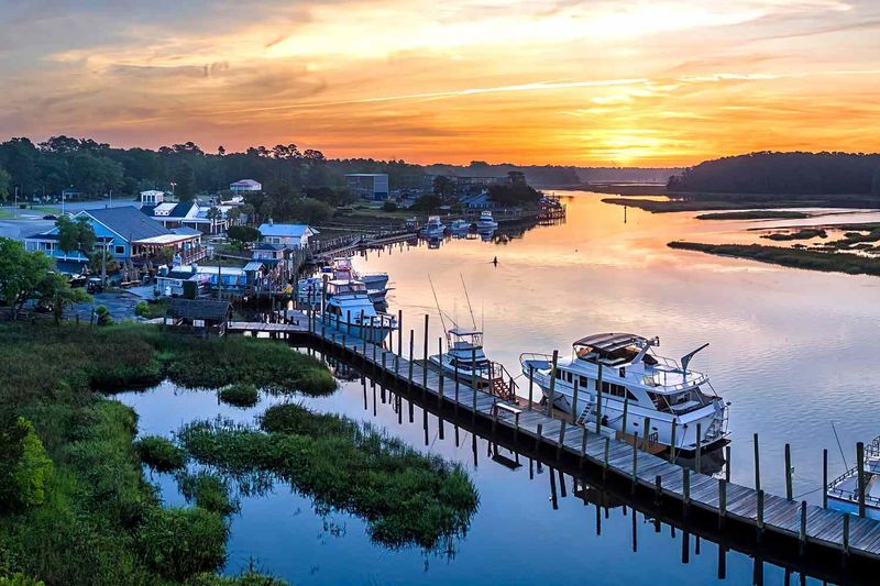 Endless Waterfront Views & Activities