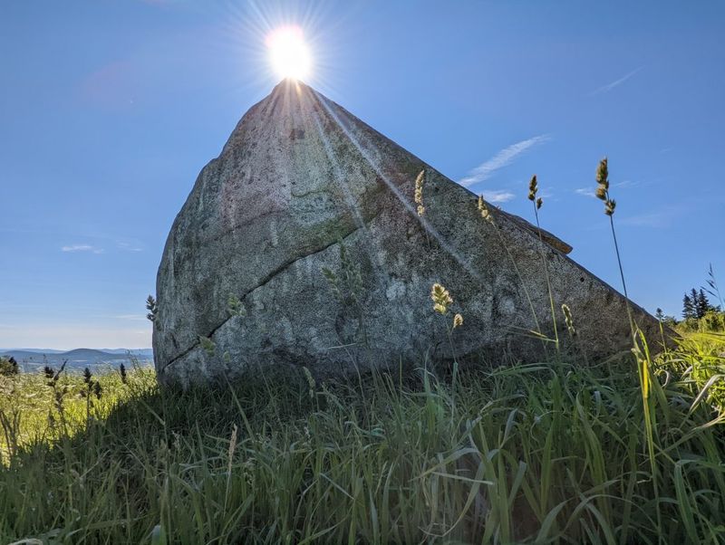 Seasonal Splendor: The Changing Face of Glacial Terrain