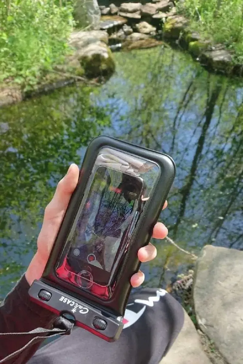 CaliCase Universal Waterproof Floating Case