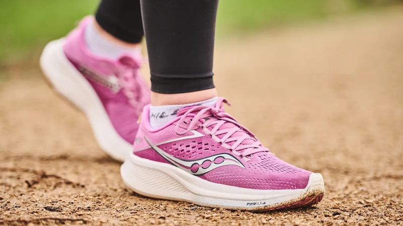 Saucony Ride 17 — balanced cushion for long, steady sightseeing