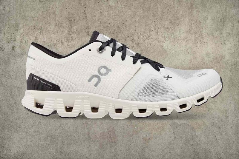 On Cloud 5 — easy on/off for TSA and quick errands