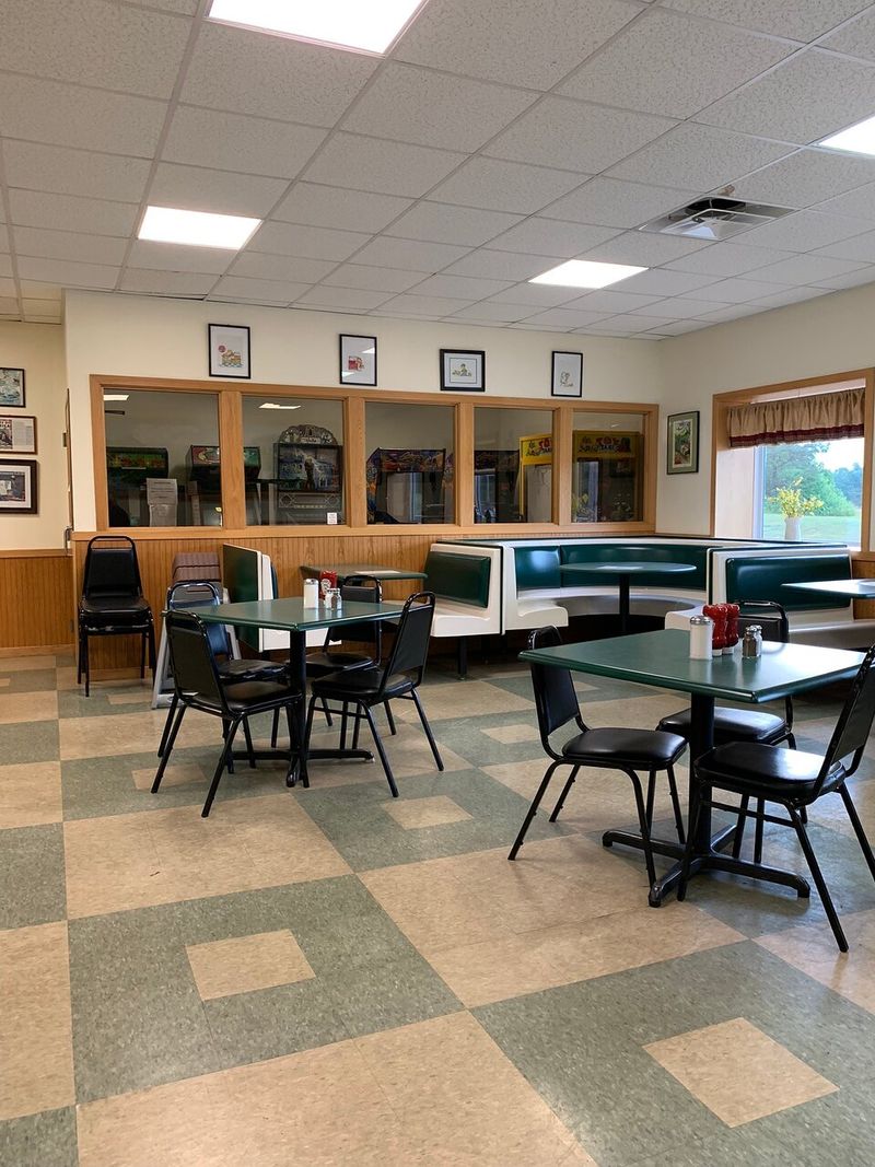 P&H Truck Stop — Wells River