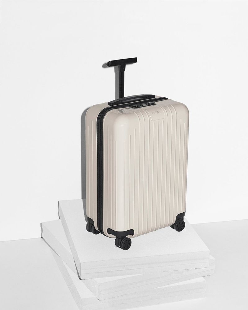 Rimowa Essential Lite Cabin