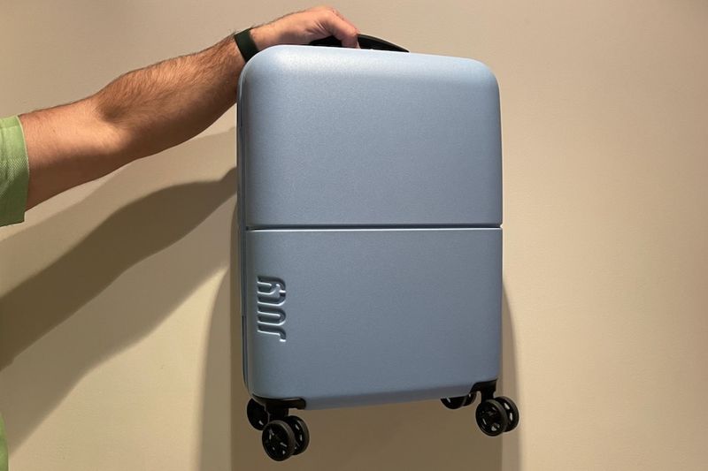 July Carry On Light