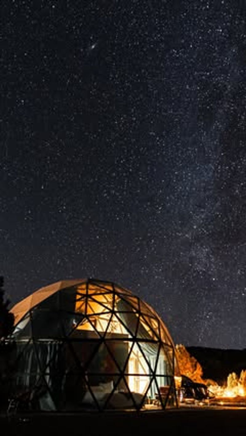 Sleep in an Aquarium of Stars