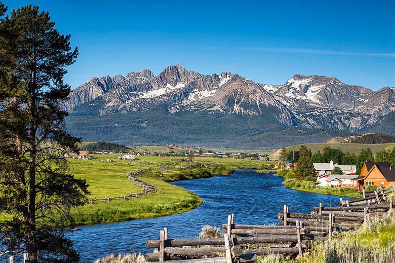 Alpine Setting with Rustic Appeal