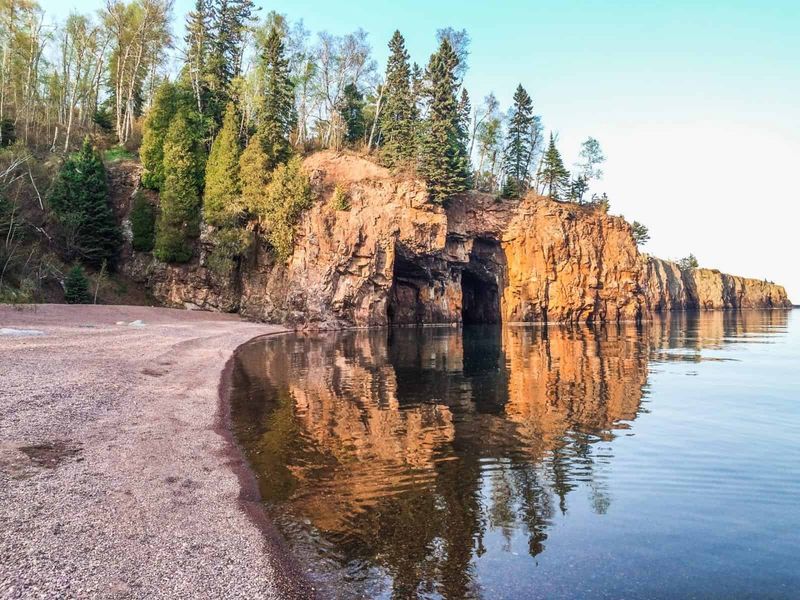 Crystal Bay Sea Caves Beach (near Lutsen)