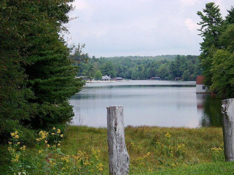 Lake Louise – Roaring Gap