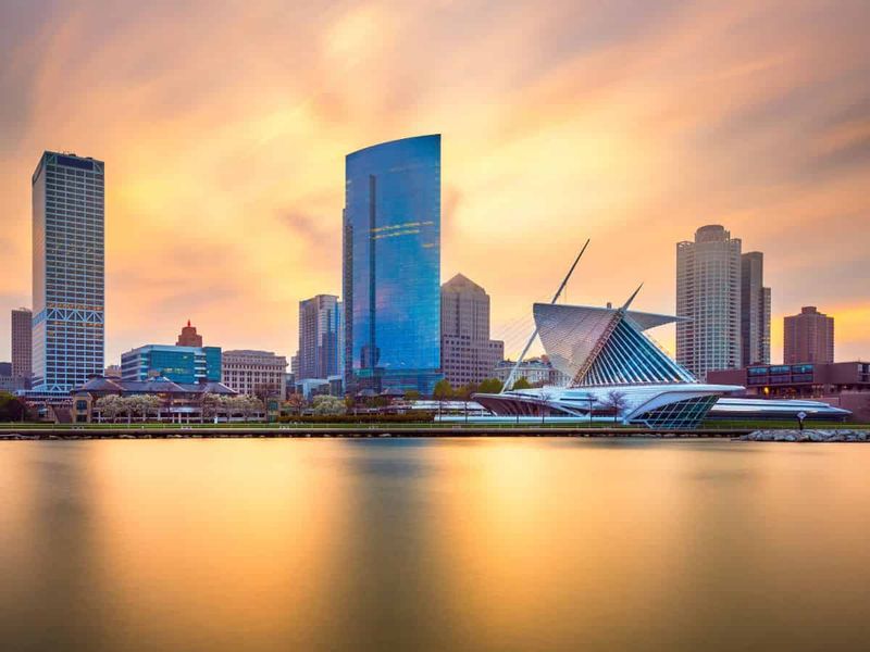 Milwaukee, WI (1.5 hours)