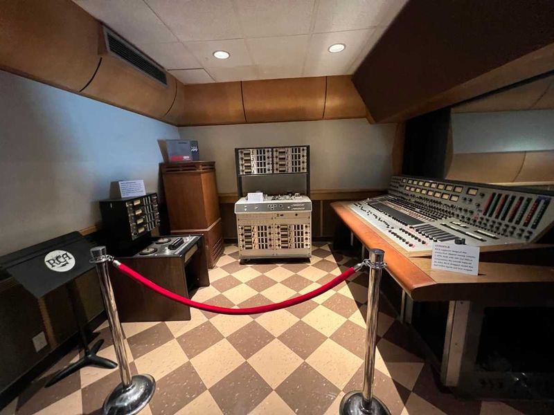 RCA Studio B tour