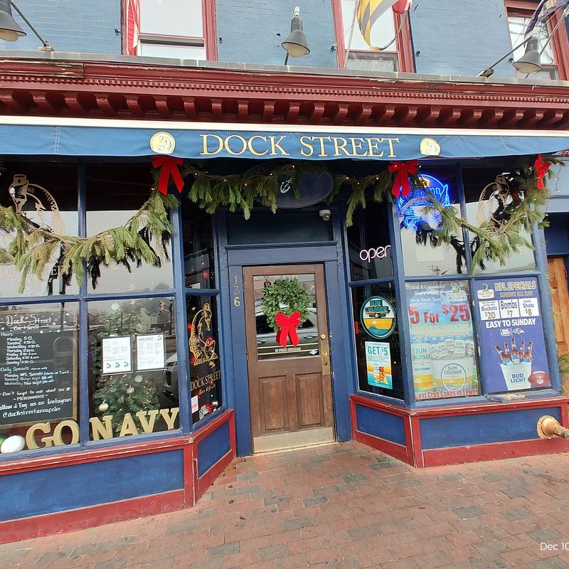 Dock Street Bar & Grill (City Dock)