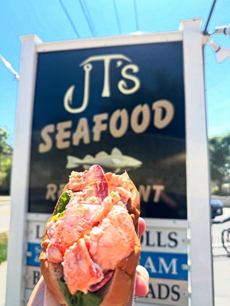 JT’s Seafood — Brewster