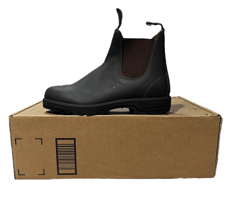 Blundstone 550 Chelsea — travel-tough leather boot that dresses up