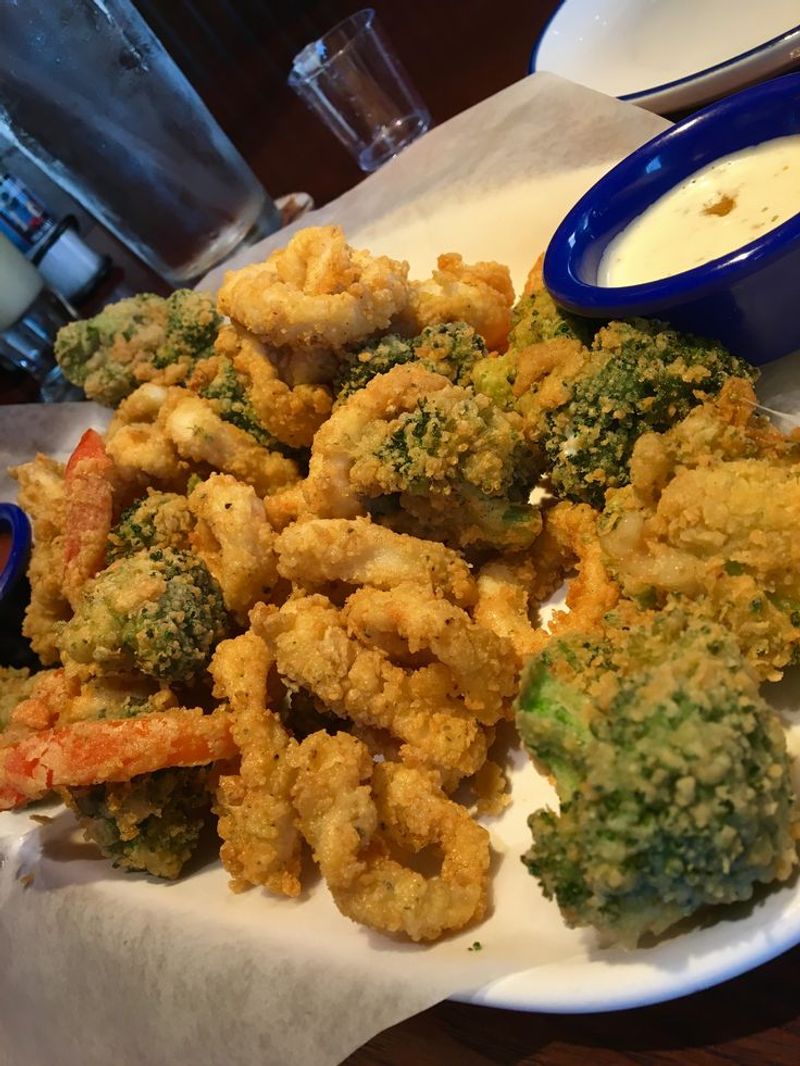 Calamari with Broccoli & Peppers