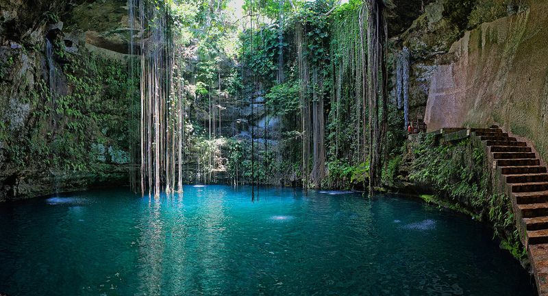 Cenote Ik Kil (Mexico)