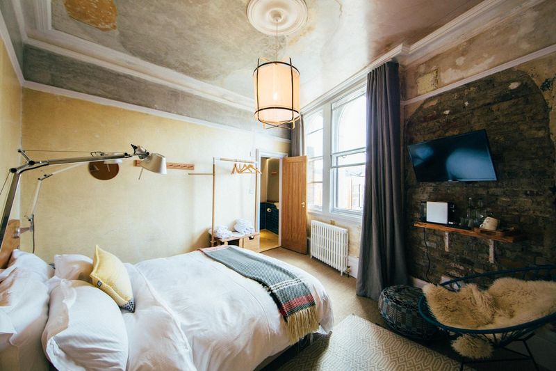 Sleep Cheap with Unbeatable Lodging Deals