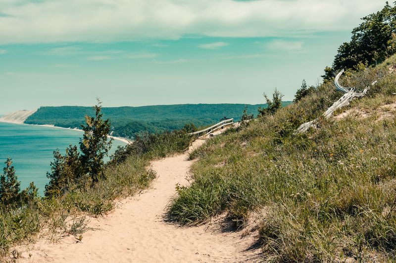 Explore Easy Hiking Trails Made for All Ages