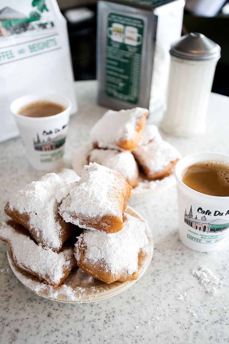 Café Du Monde: Beignet Royalty Since 1862