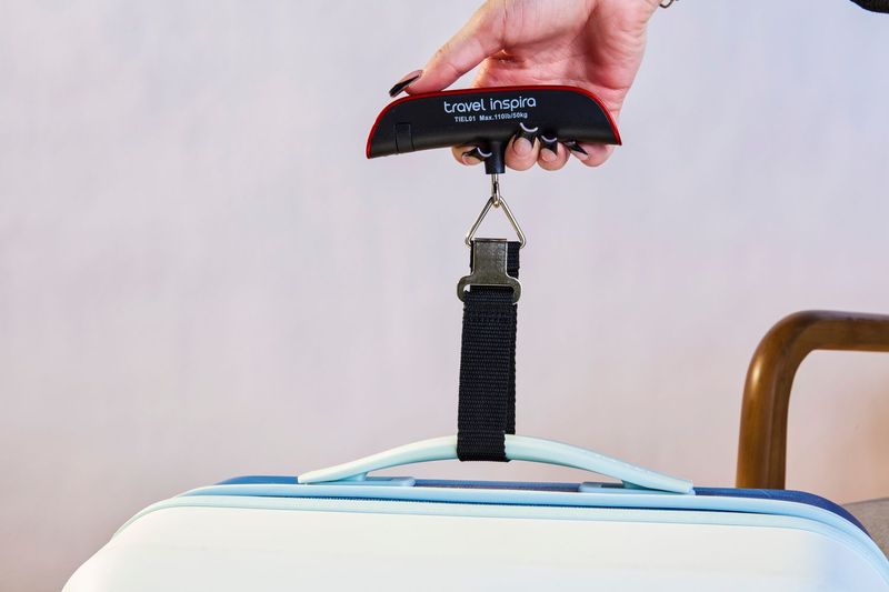 Digital luggage scale