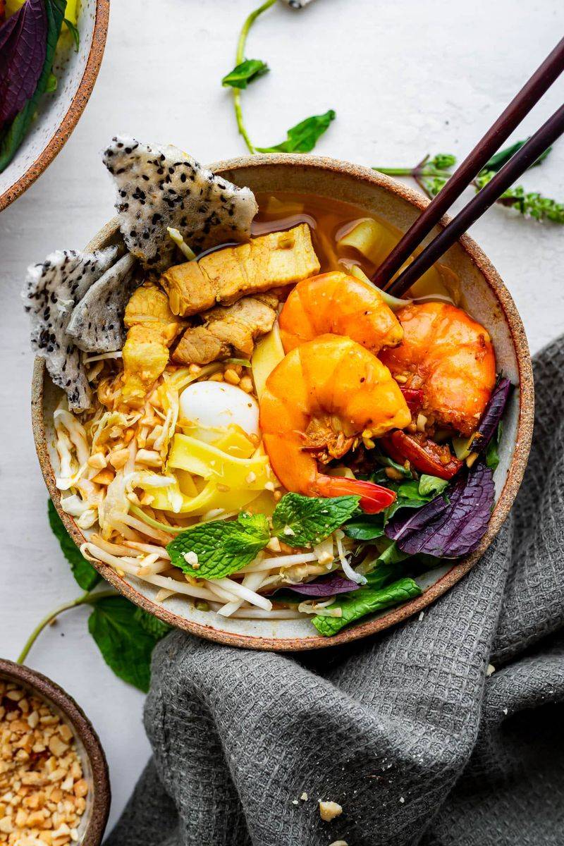 Mi Quang (Turmeric Noodles)