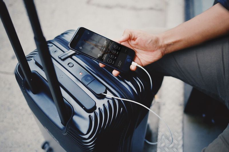 Smart Luggage with Built-in Batteries